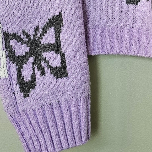 SO Crewneck Drop-Shoulder Pullover Cropped Sweater, Purple Butterflies, Size XS - Picture 7 of 10